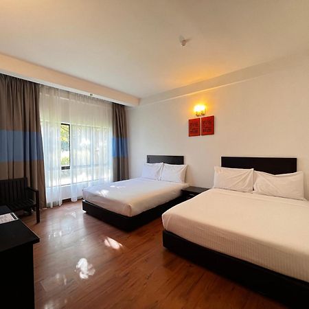 Erya By Suria Hot Spring Bentong Hotel Екстериор снимка