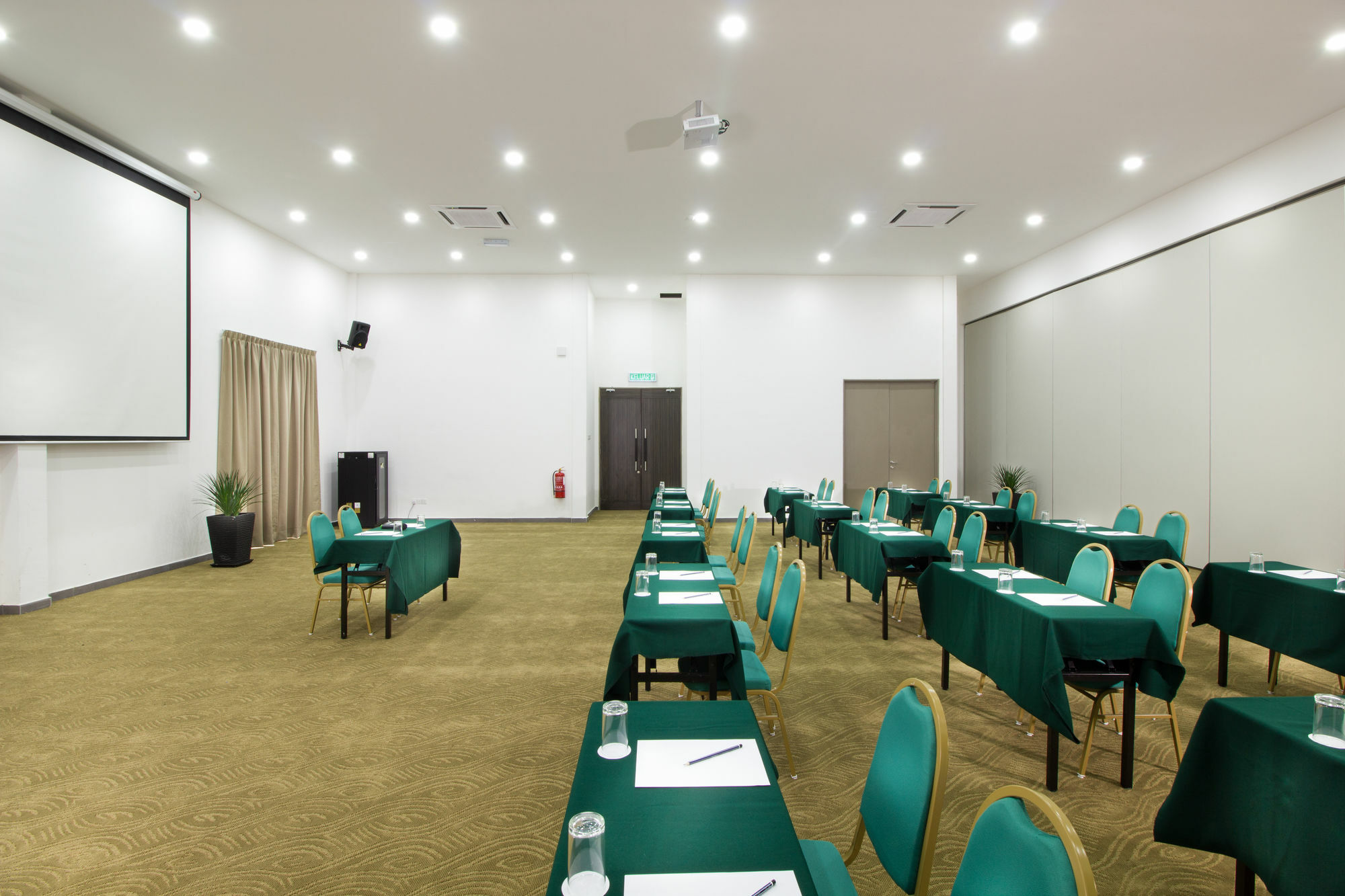 Erya By Suria Hot Spring Bentong Hotel Екстериор снимка